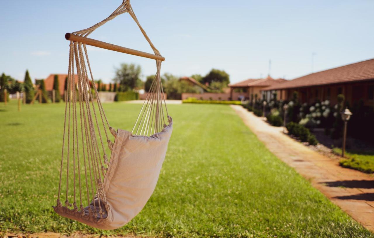 Relax Apartmanház Mórahalom Kültér fotó